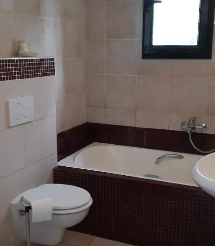 Hannas Paradise - Evi Skafidia